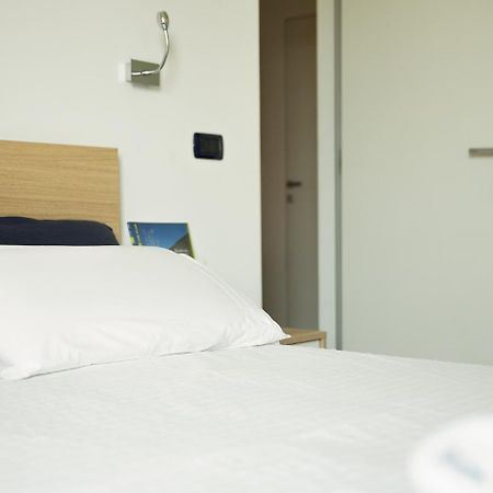 Room In Roma Isole Exteriér fotografie