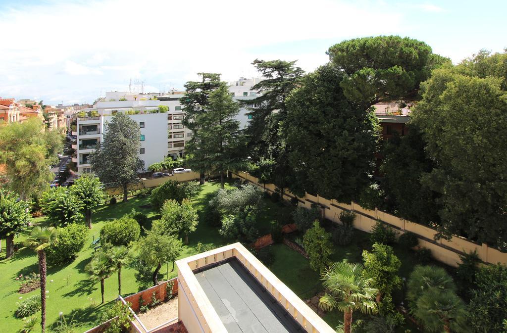 Room In Roma Isole Exteriér fotografie